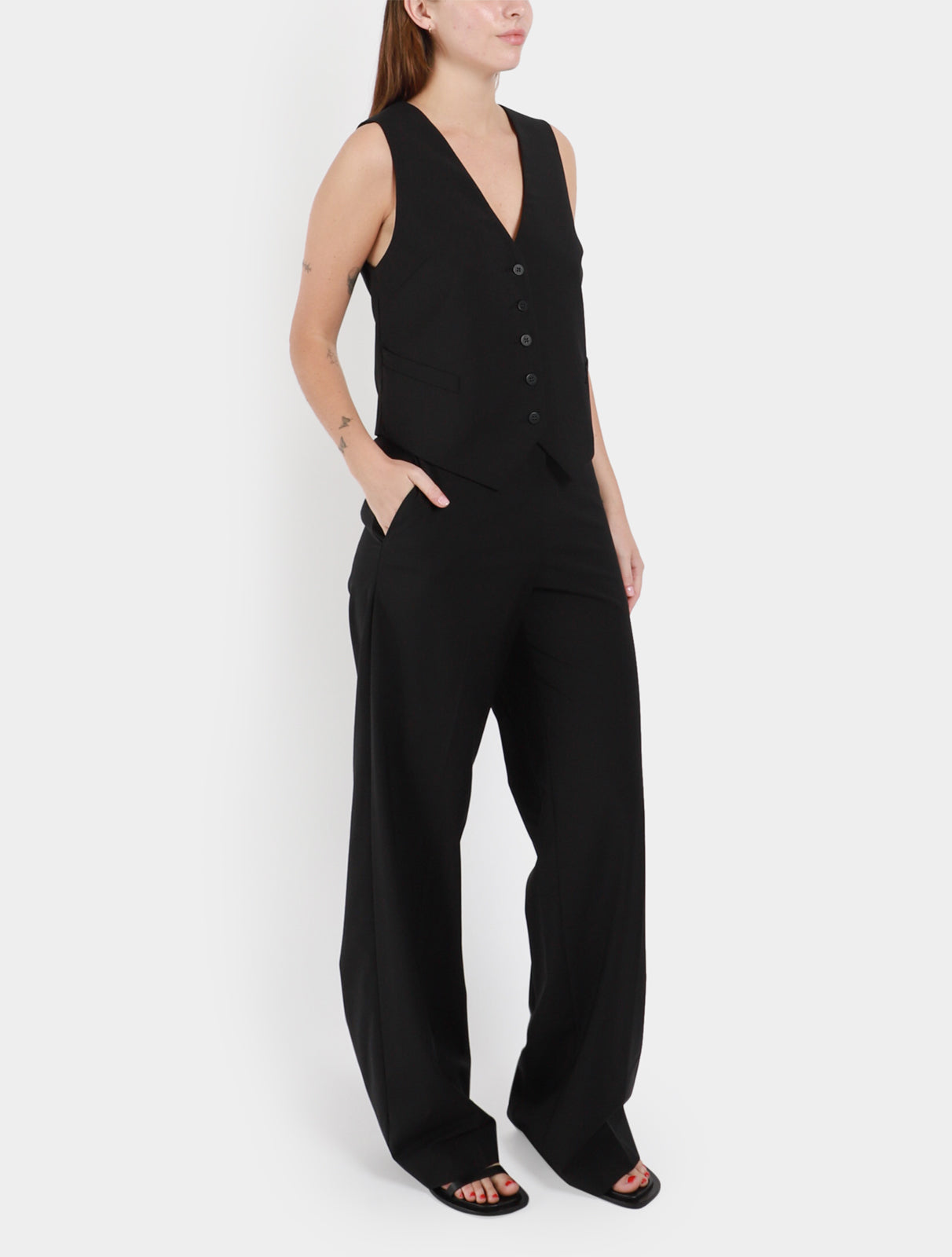 matteau-tailored-waistcoat-black_2_f7da2527-4b4b-4408-bd2c-5fcc3319f39c